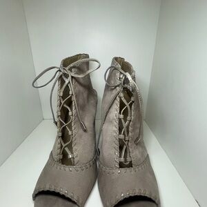 Enzo Angiolini Stylish Gray Lace-Up Women's Shoes